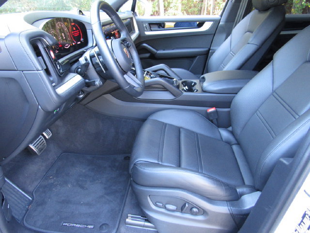 Certified 2025 Porsche Cayenne S AWD/4WD image 5