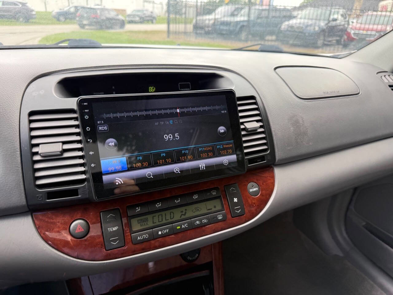 Used 2005 Toyota Camry XLE FWD image 32