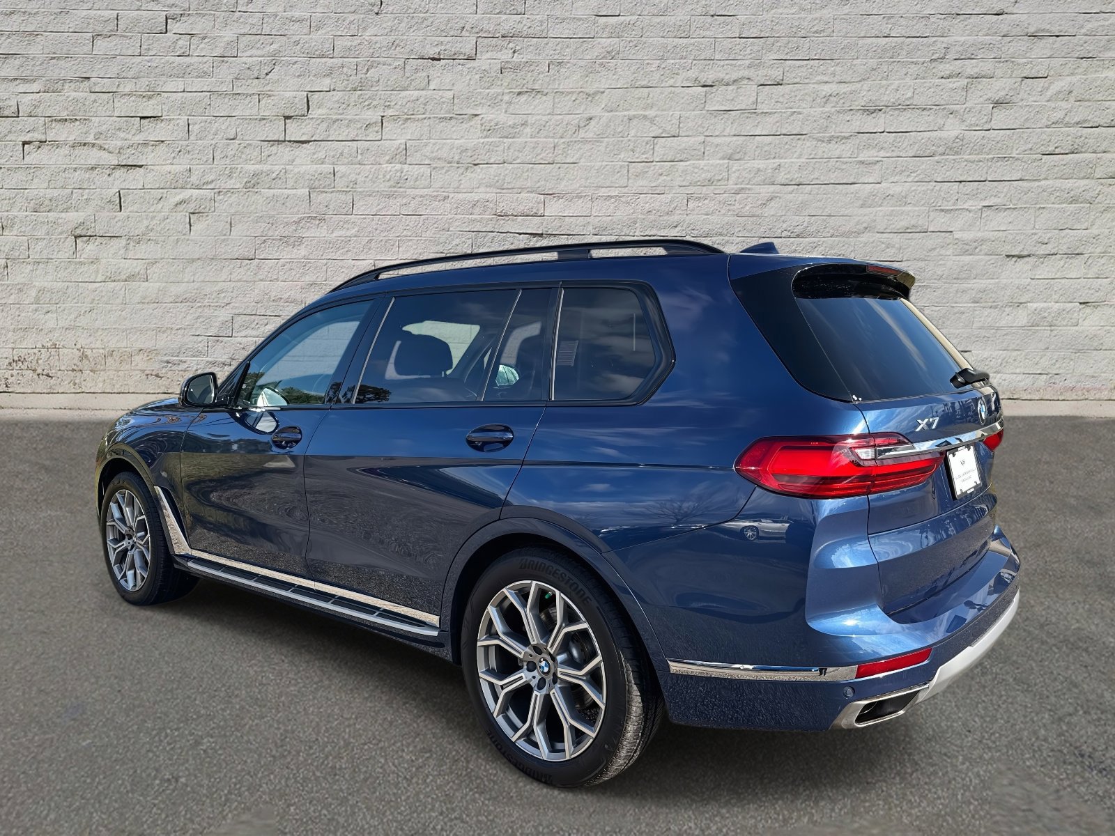 Used 2021 BMW X7 xDrive40i w/ Premium Package 2 image 3