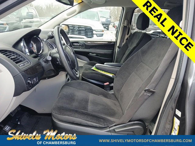 Used 2019 Dodge Grand Caravan SE w/ UConnect Hands-Free Group image 14