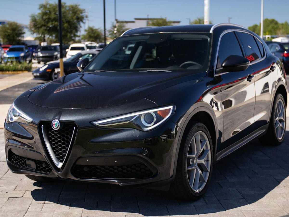 Used 2018 Alfa Romeo Stelvio Ti AWD/4WD image 5