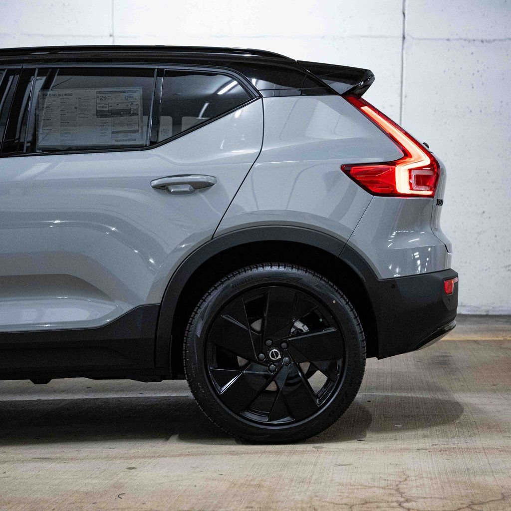 New 2026 Volvo XC40 B5 Ultra w/ Protection Package Premier AWD/4WD image 4