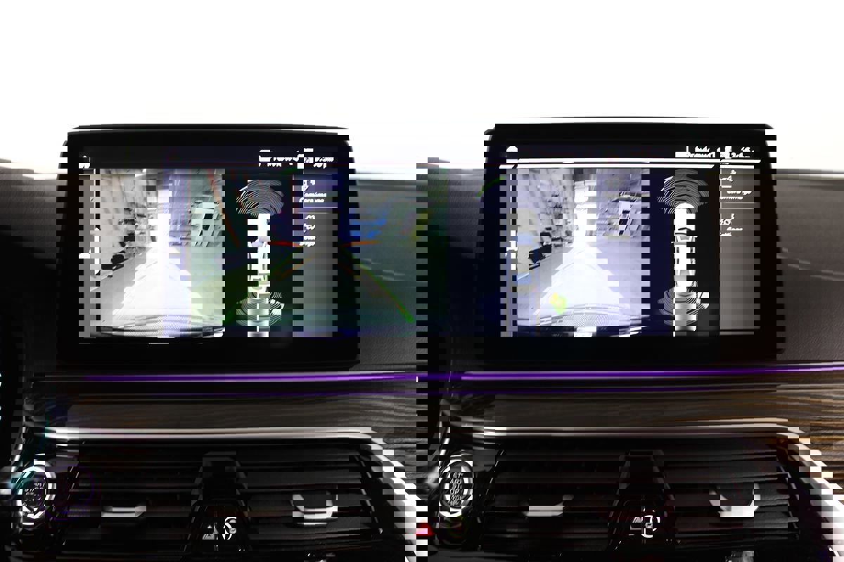 Used 2023 BMW 530e 530e w/ M Sport Package image 18