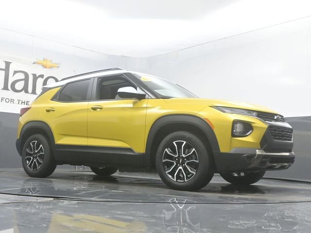 Used 2023 Chevrolet TrailBlazer ACTIV w/ Sun and Liftgate Package image 2