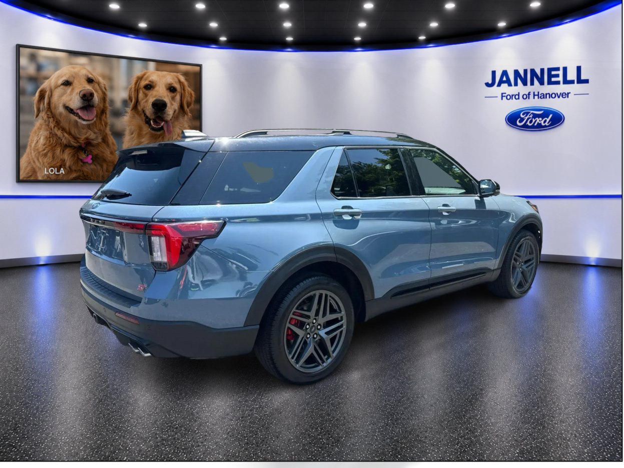 Used 2025 Ford Explorer ST w/ Sun And Sound Package AWD/4WD image 6