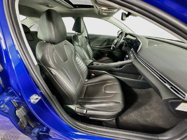Used 2025 Hyundai Elantra Limited FWD image 31