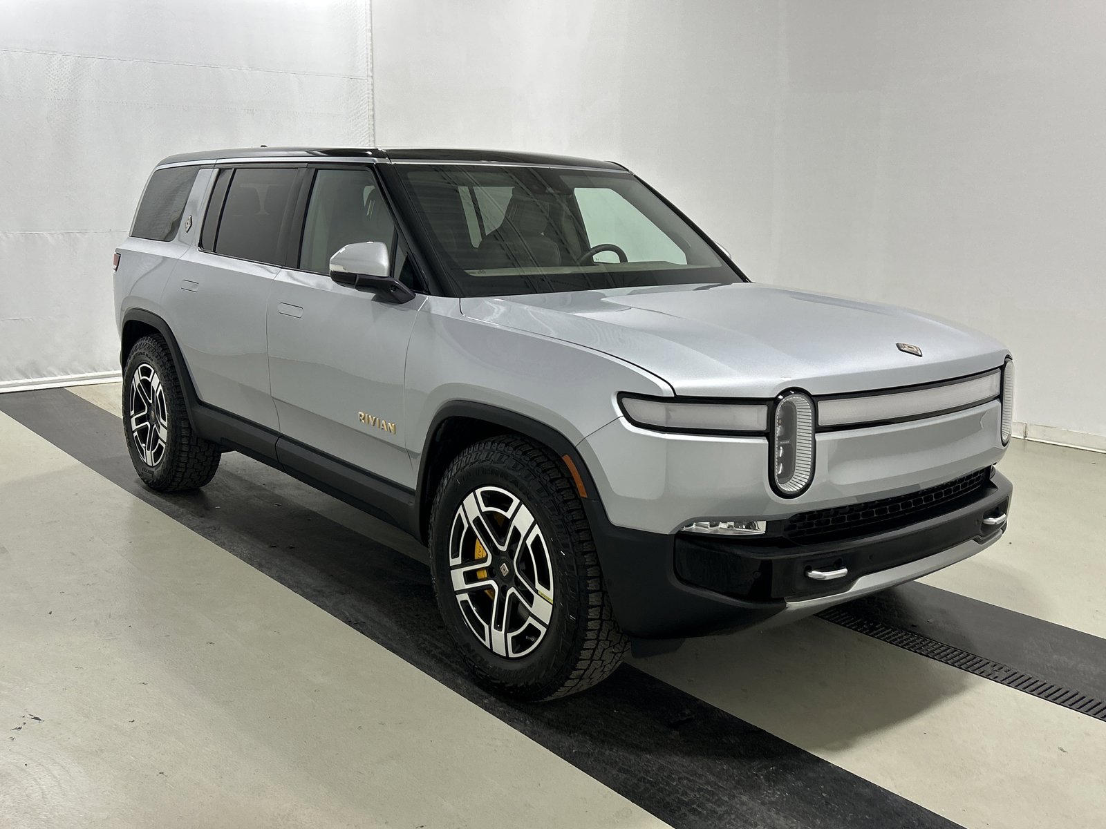 Used 2022 Rivian R1S Launch Edition AWD/4WD image 7