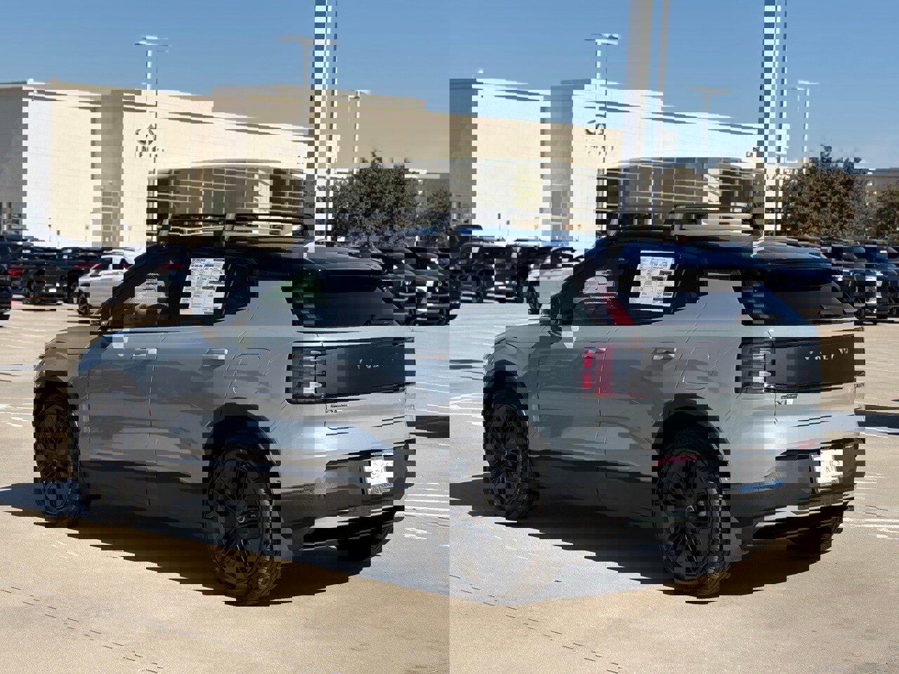 New 2026 Volvo EX30 Cross Country Ultra image 5