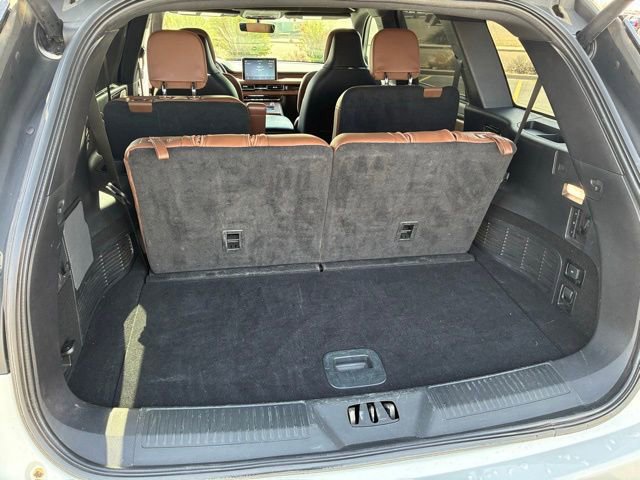 Used 2023 Lincoln Aviator Reserve w/ Equipment Group 201A image 18