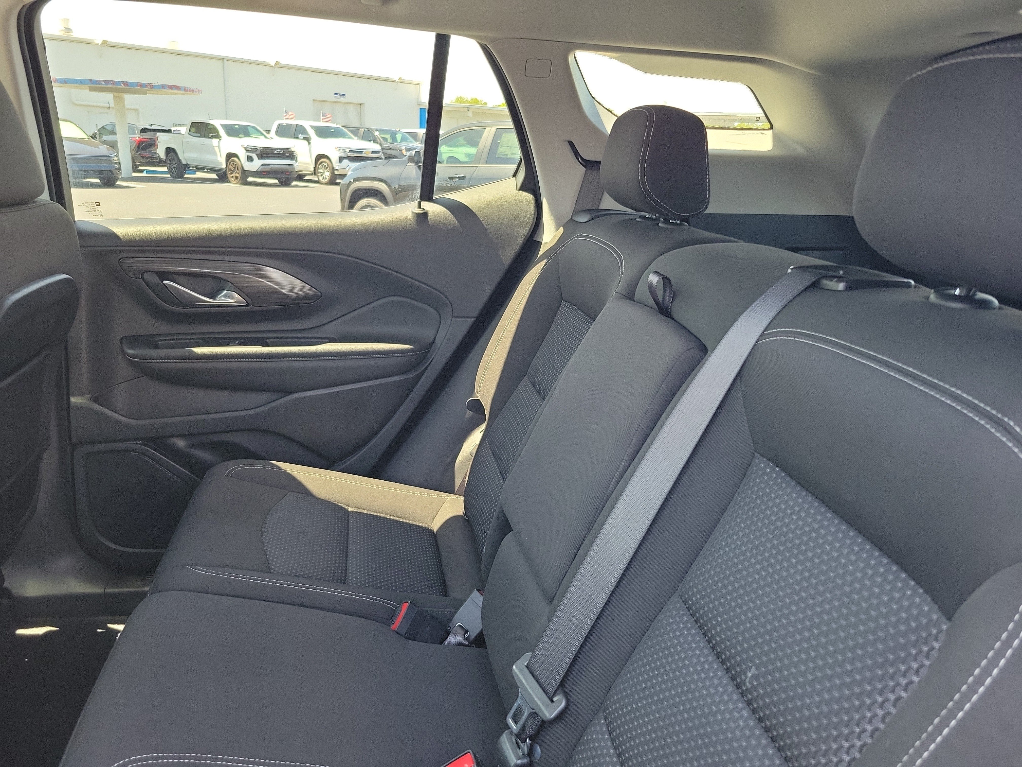 Used 2024 GMC Terrain SLE AWD/4WD image 10