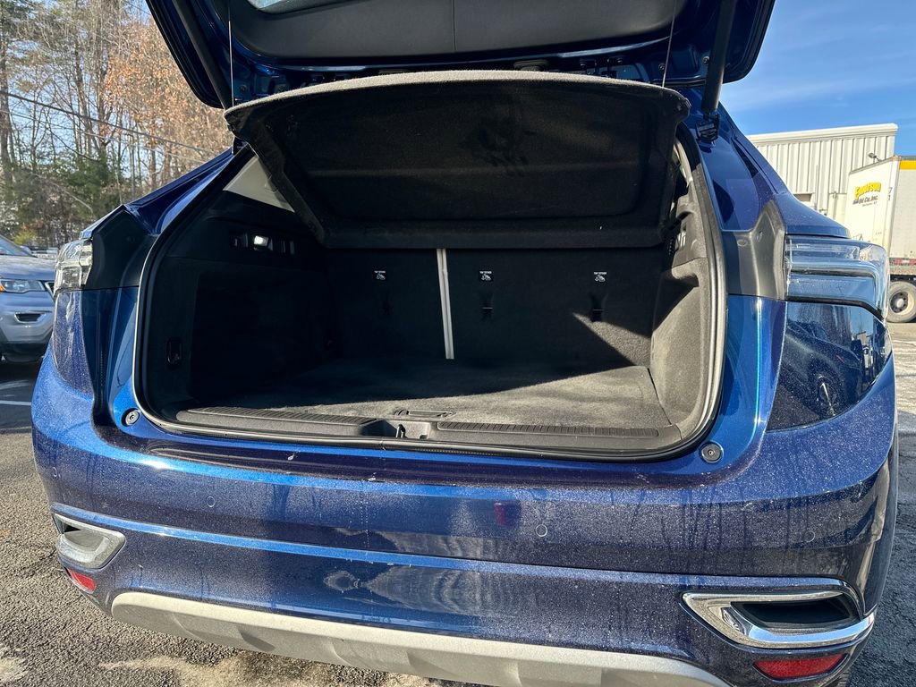 Used 2022 Buick Envision Avenir w/ Technology Package II image 16