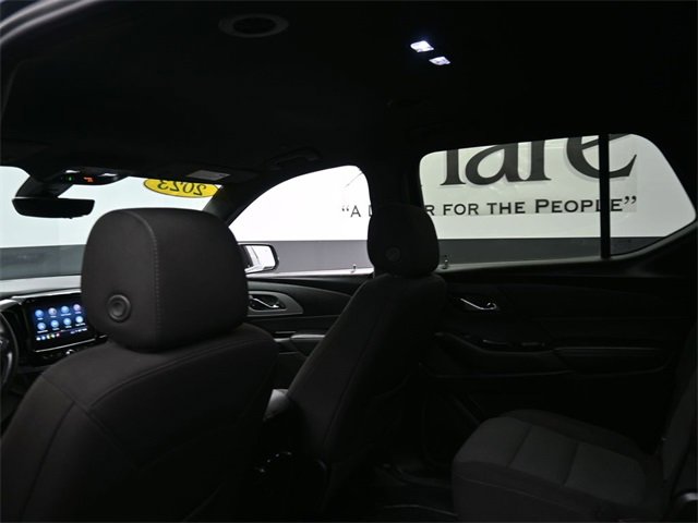Used 2023 Chevrolet Traverse LT image 25