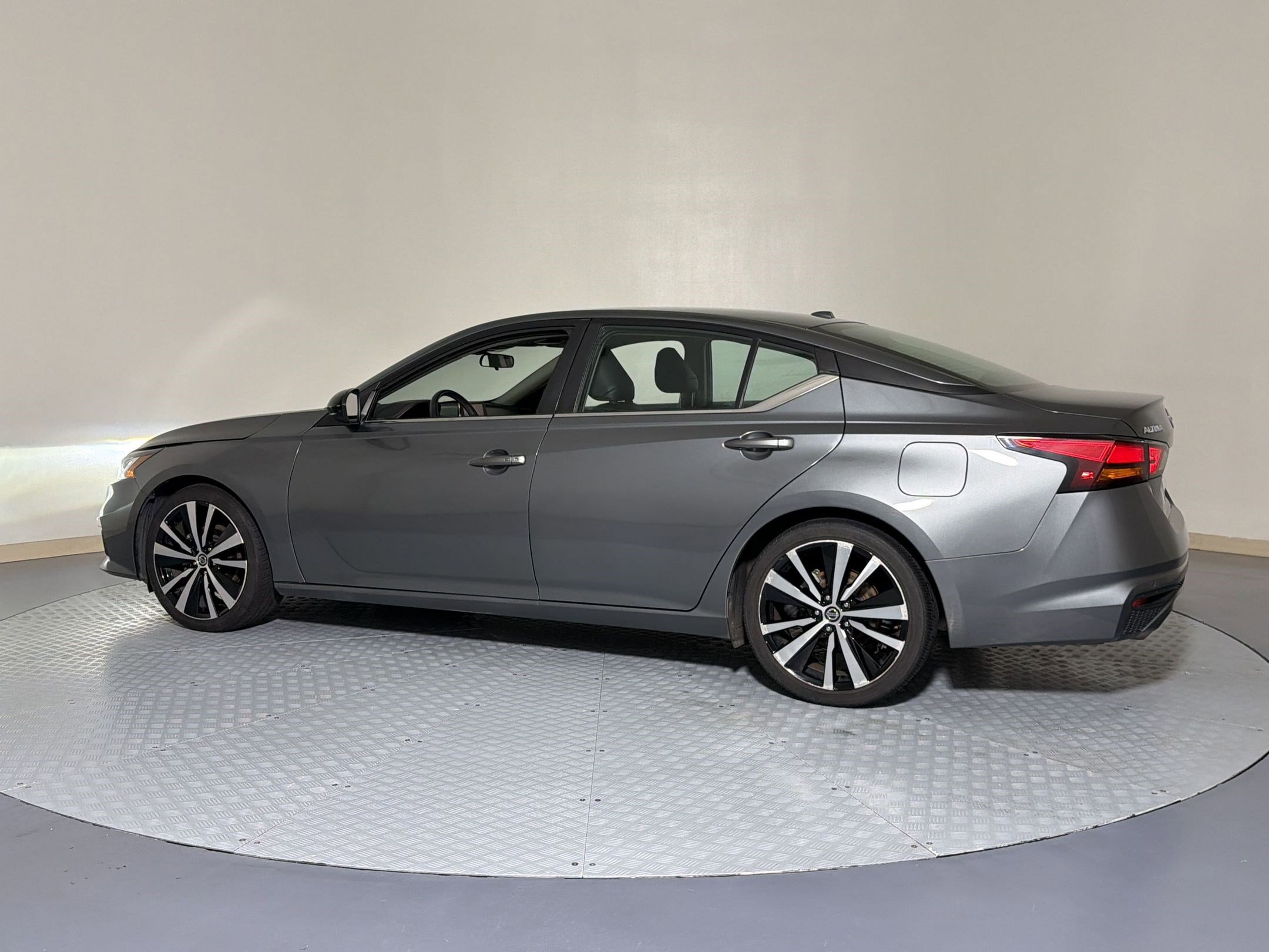 Used 2022 Nissan Altima 2.5 SR FWD image 3