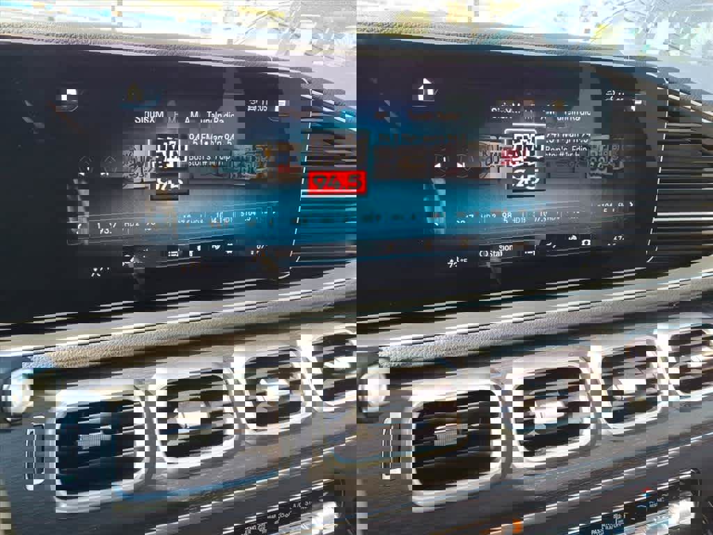 Used 2023 Mercedes-Benz GLS 450 4MATIC image 6