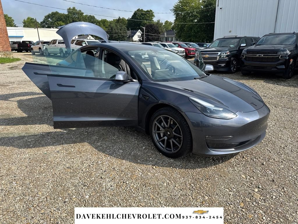 Used 2022 Tesla Model 3 Long Range AWD/4WD image 36