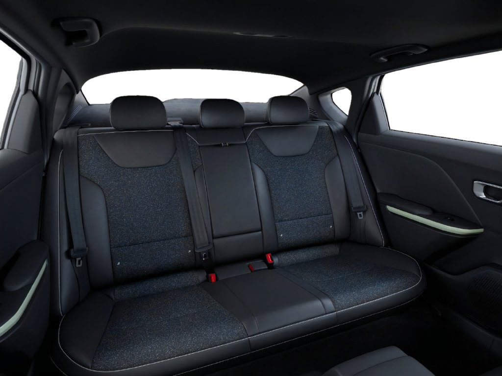 New 2025 Kia K4 GT-Line Turbo w/ GT-Line Premium Package FWD image 16