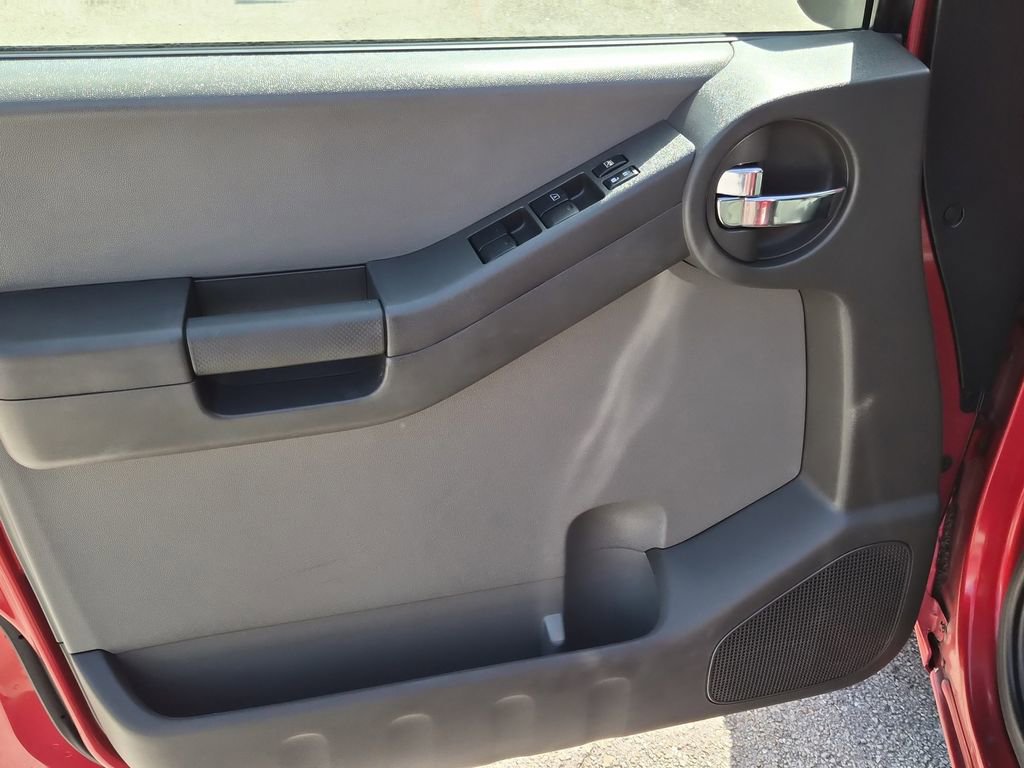 Used 2012 Nissan Xterra X image 18