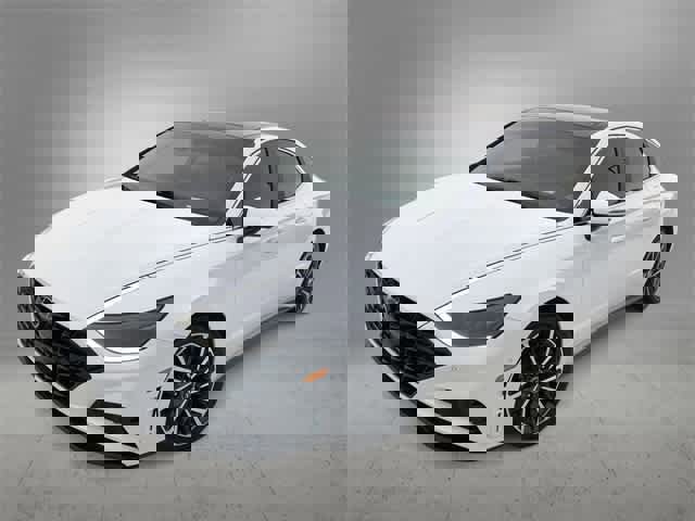 Used 2021 Hyundai Sonata Limited w/ Preferred Accessory Package image 2