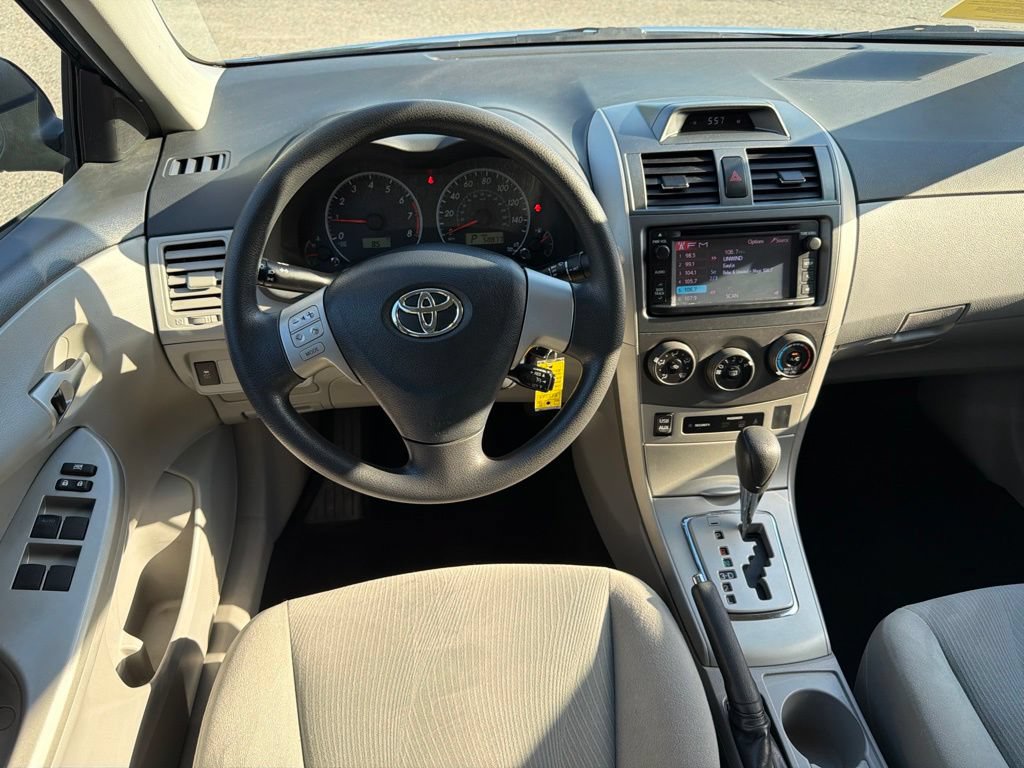 Used 2013 Toyota Corolla LE FWD image 19