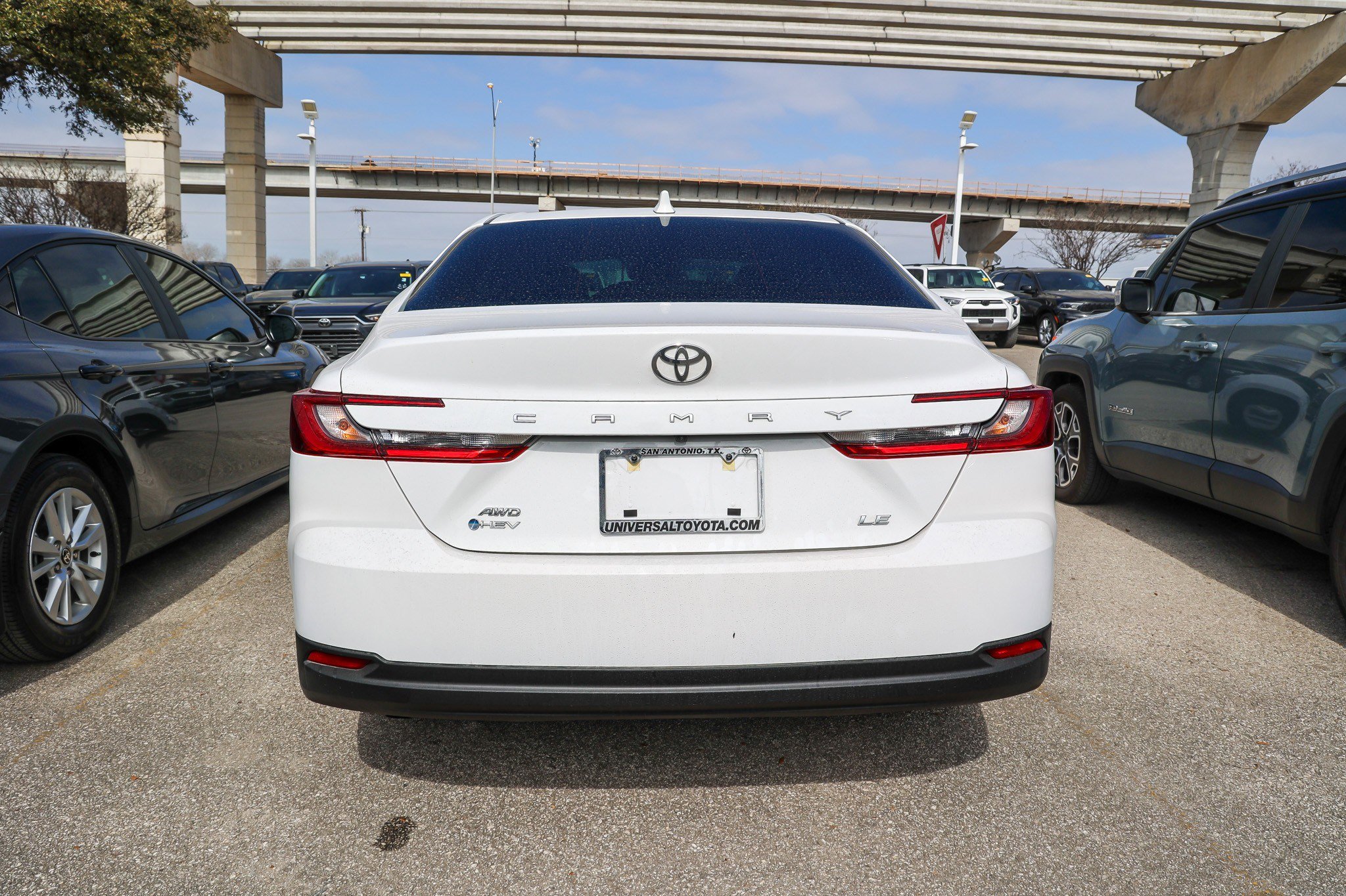 Used 2025 Toyota Camry LE w/ Convenience Package image 9
