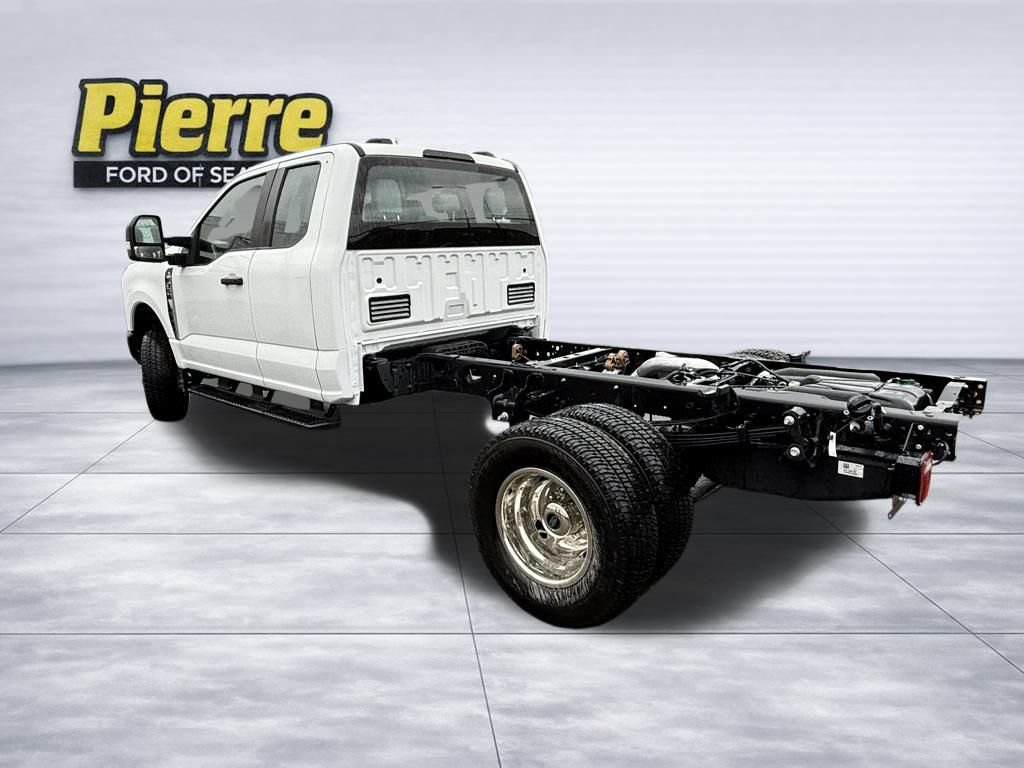 New 2025 Ford F350 XL AWD/4WD image 2