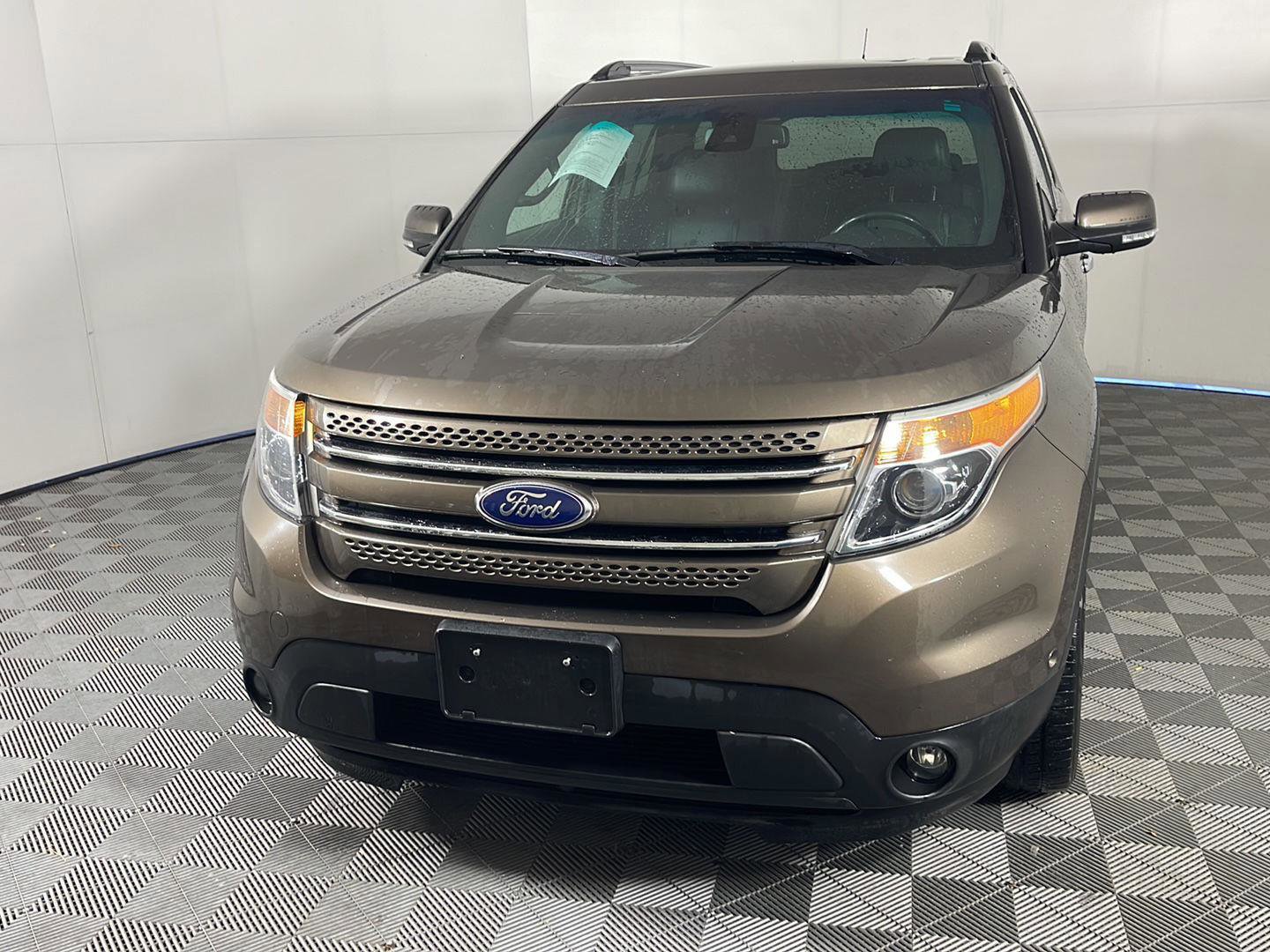 Used 2015 Ford Explorer Limited w/ Equipment Group 302A image 3