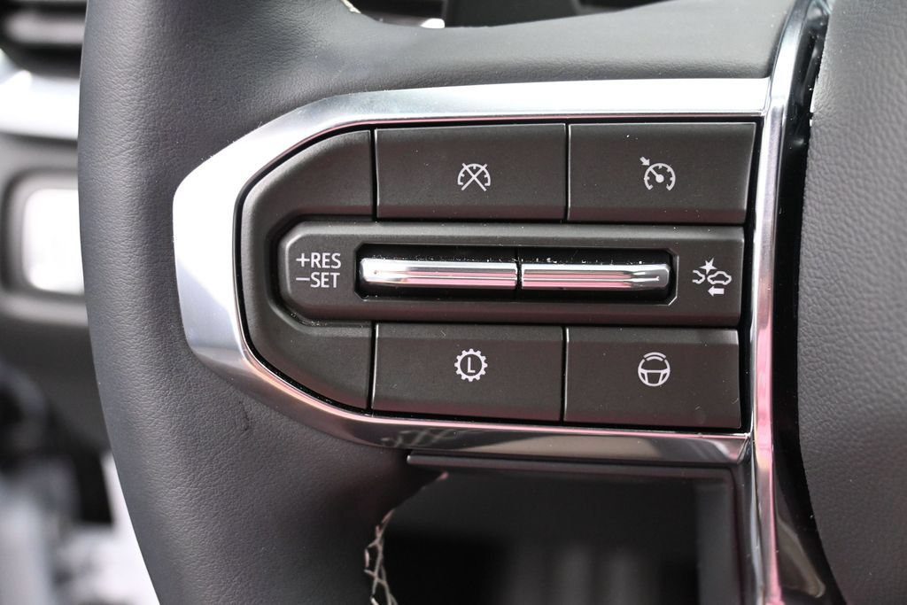 Used 2026 GMC Acadia Denali Ultimate w/ LPO, Floor Liner Package AWD/4WD image 17