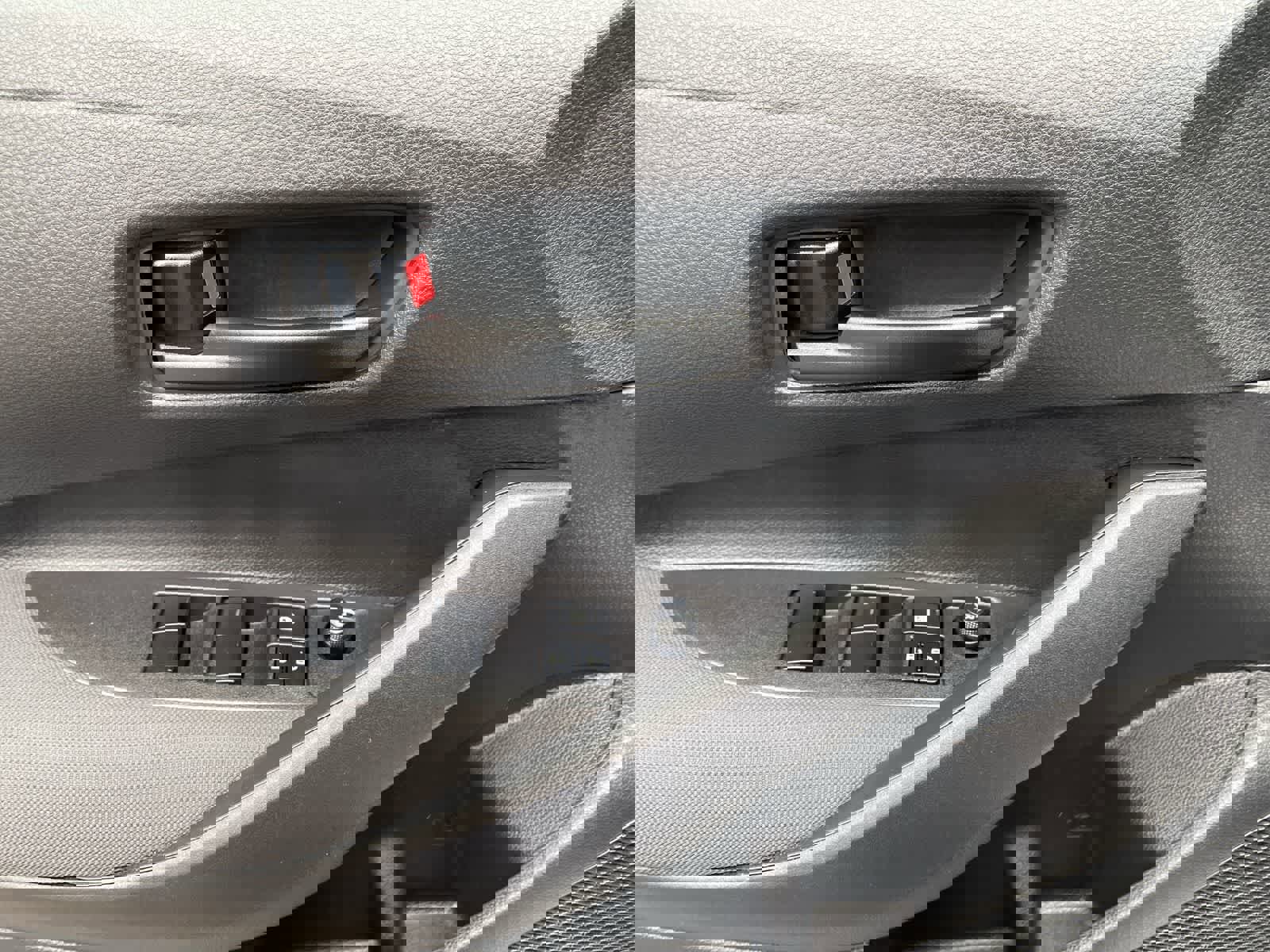 Used 2025 Toyota Corolla LE image 18