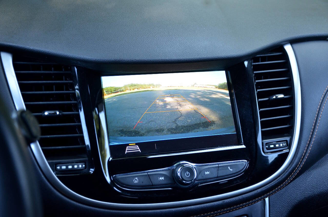 Used 2018 Chevrolet Trax LT w/ LT Convenience Package image 20