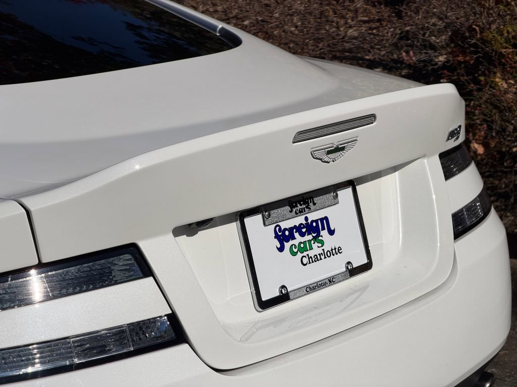 Used 2015 Aston Martin DB9 Coupe image 8