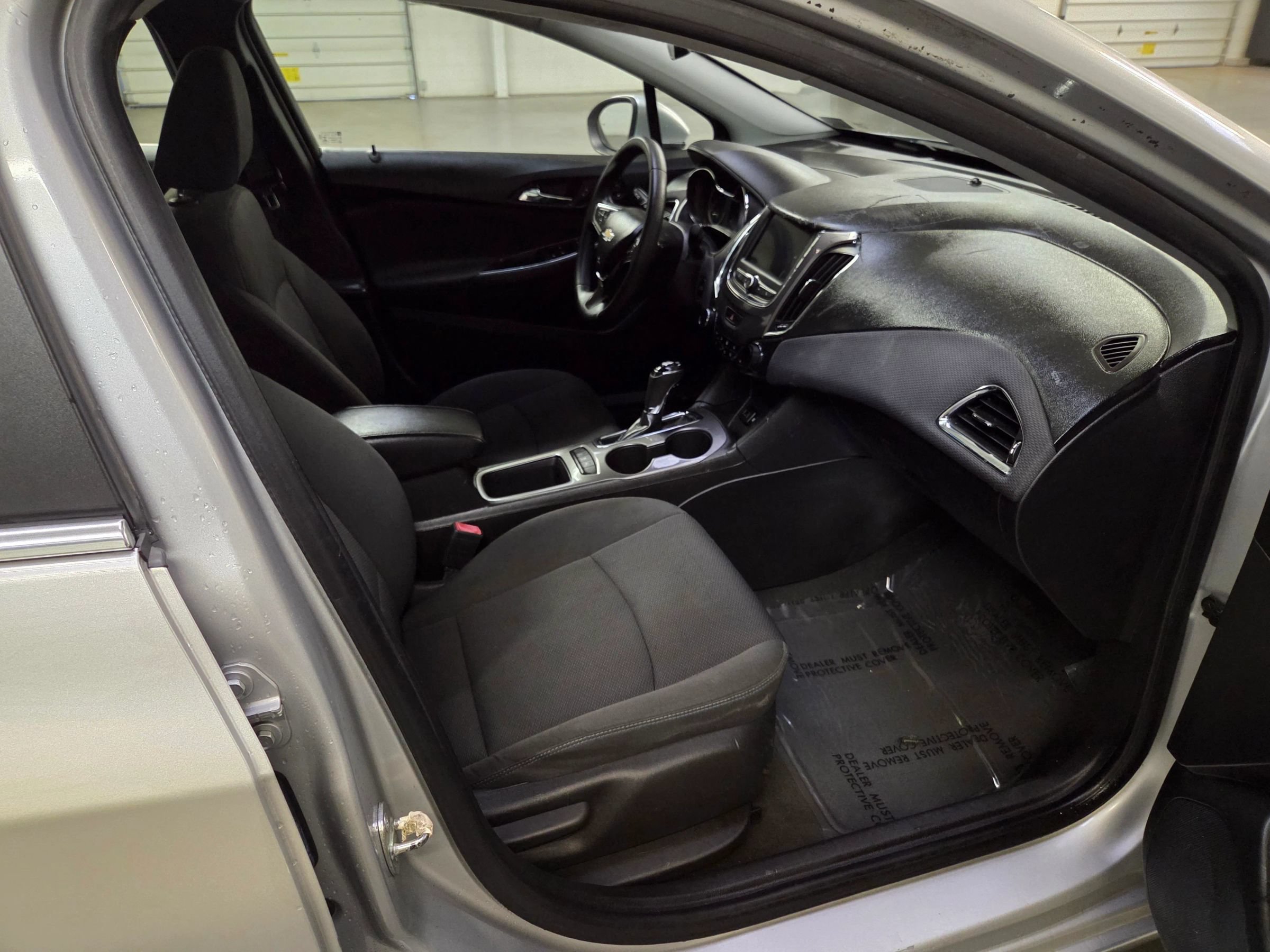 Used 2019 Chevrolet Cruze LT w/ Convenience Package FWD image 31