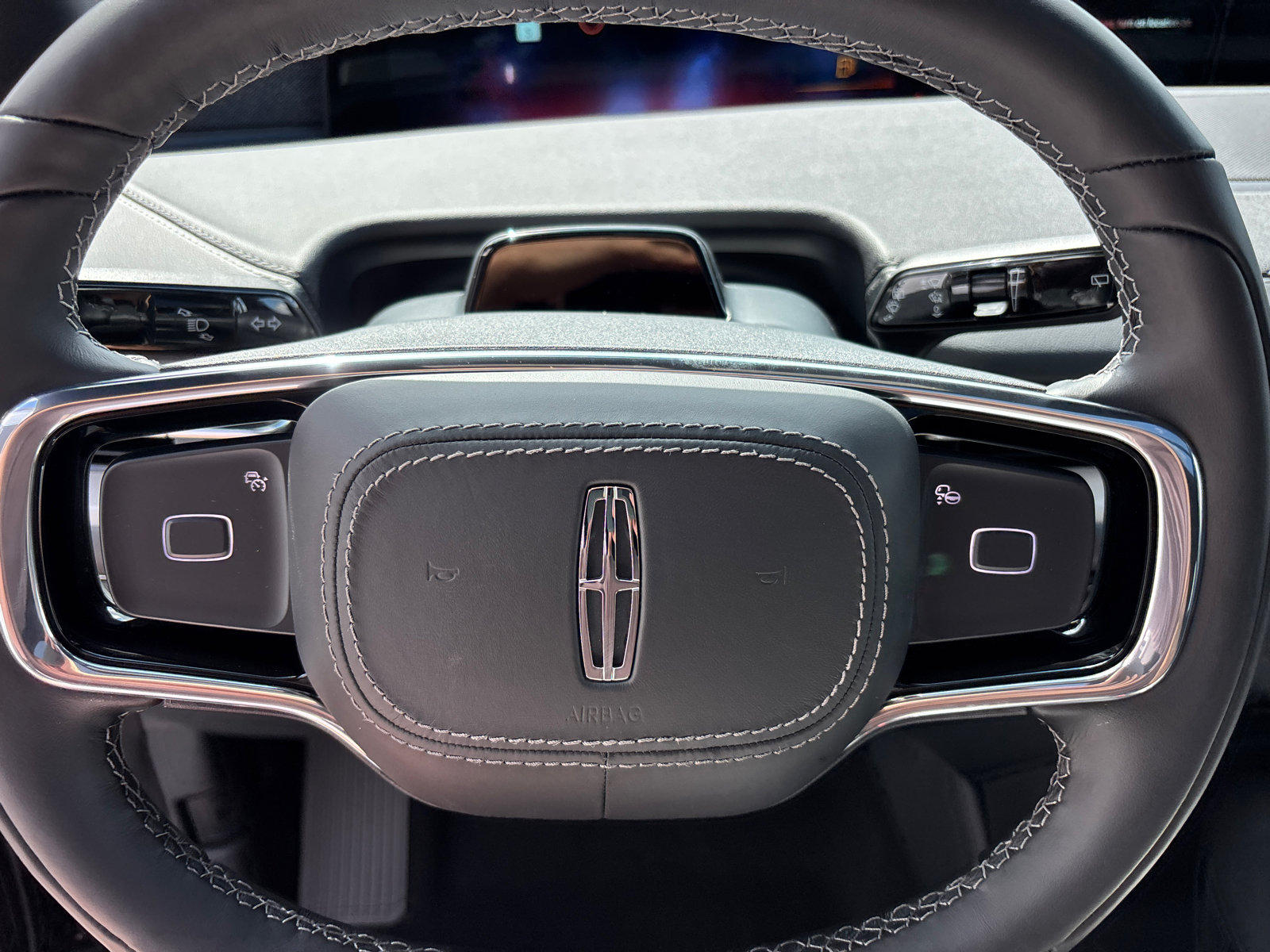 New 2027 Lincoln Navigator Reserve AWD/4WD image 15