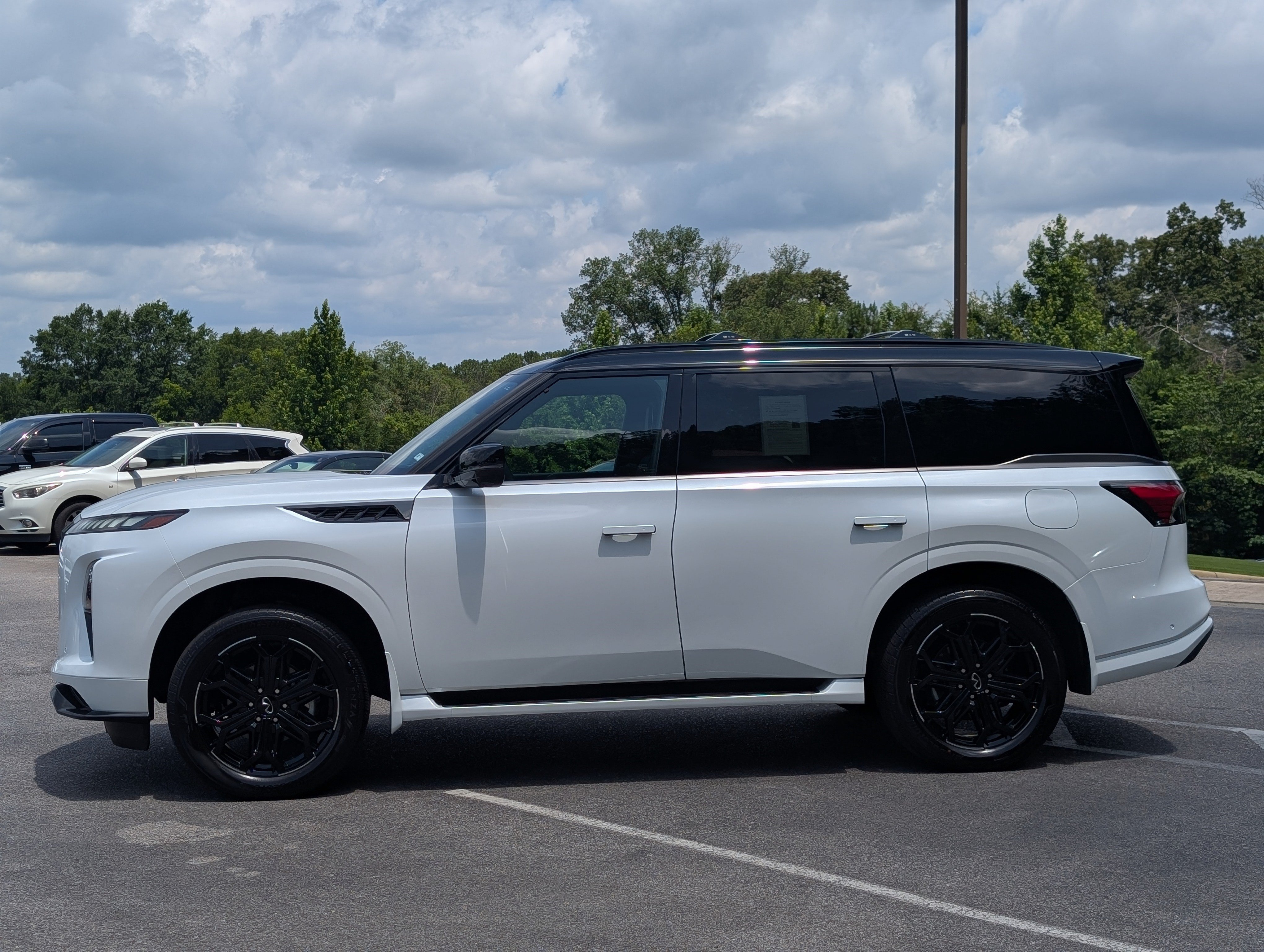 Used 2026 INFINITI QX80 4WD w/ Sport Exterior Package image 6