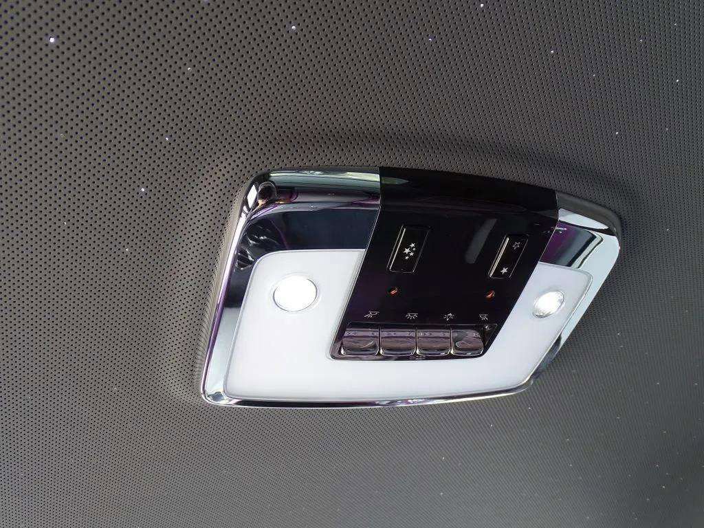 New 2025 Rolls-Royce Cullinan image 17