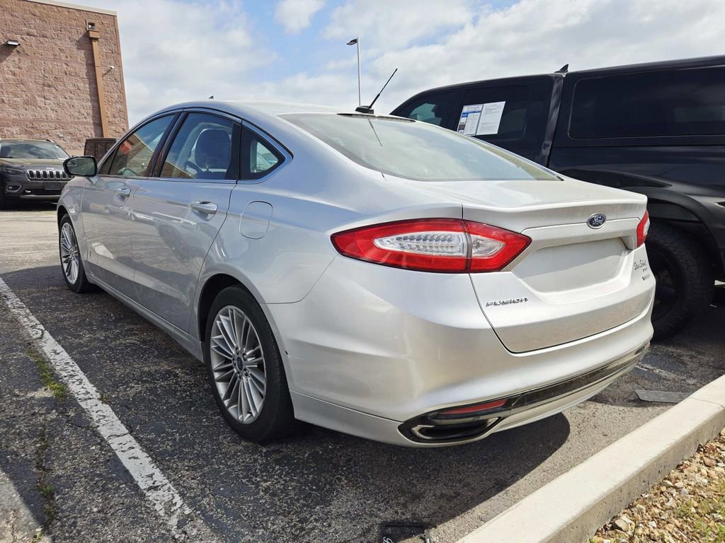 Used 2014 Ford Fusion SE w/ Equipment Group 202A image 3