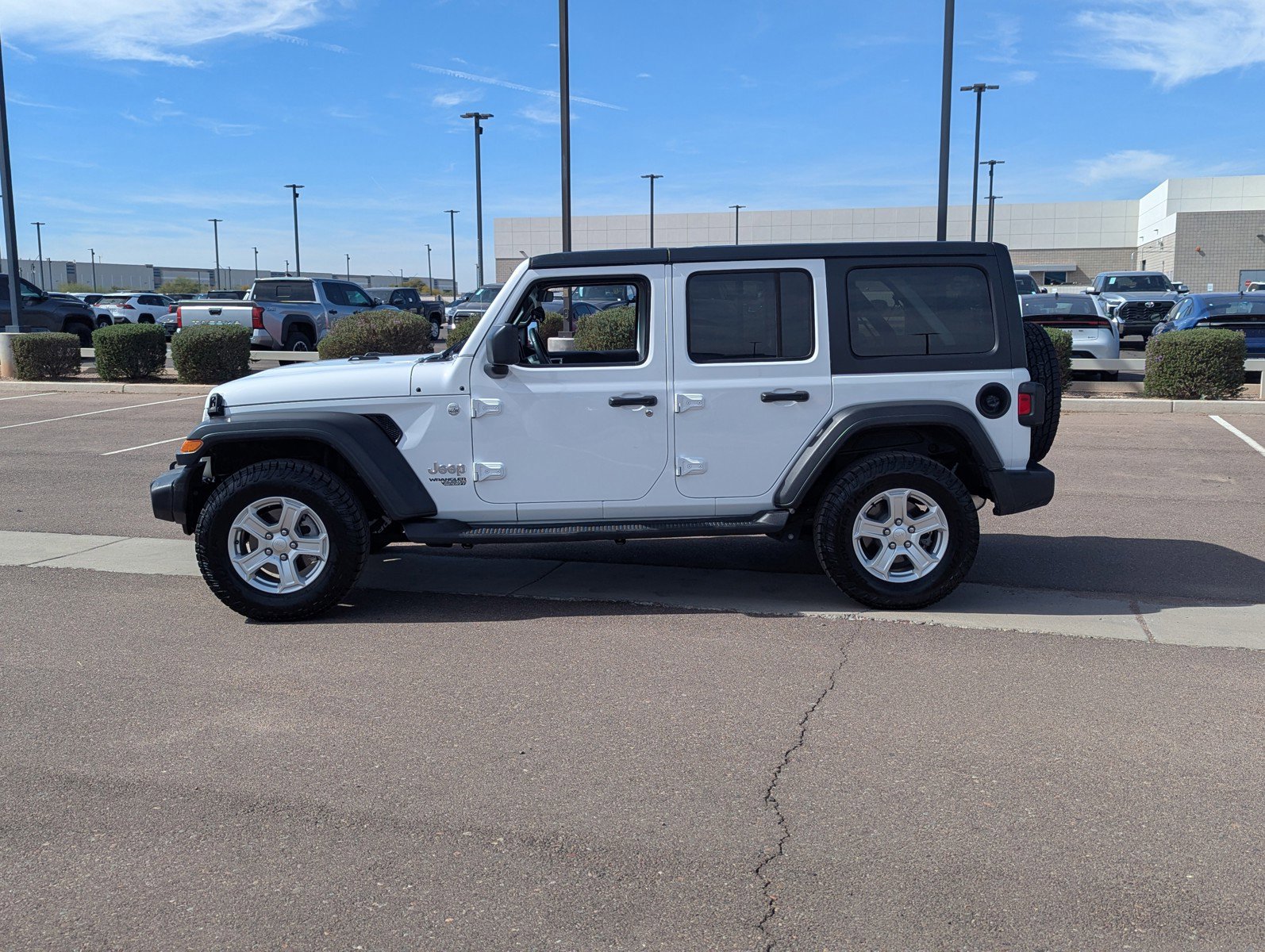 Used 2019 Jeep Wrangler Unlimited Sport S image 2