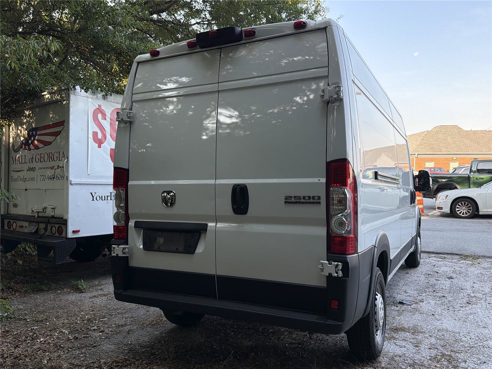 Used 2025 RAM ProMaster 2500 w/ Convenience Group FWD image 5