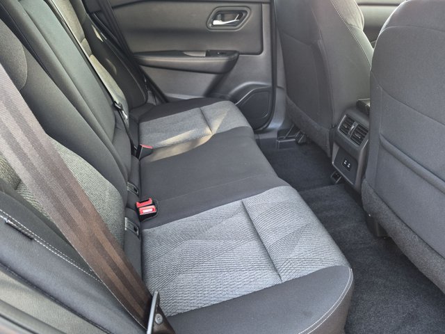 Used 2024 Nissan Rogue SV FWD image 19