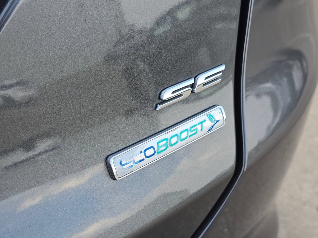 Used 2016 Ford Fusion SE FWD image 34