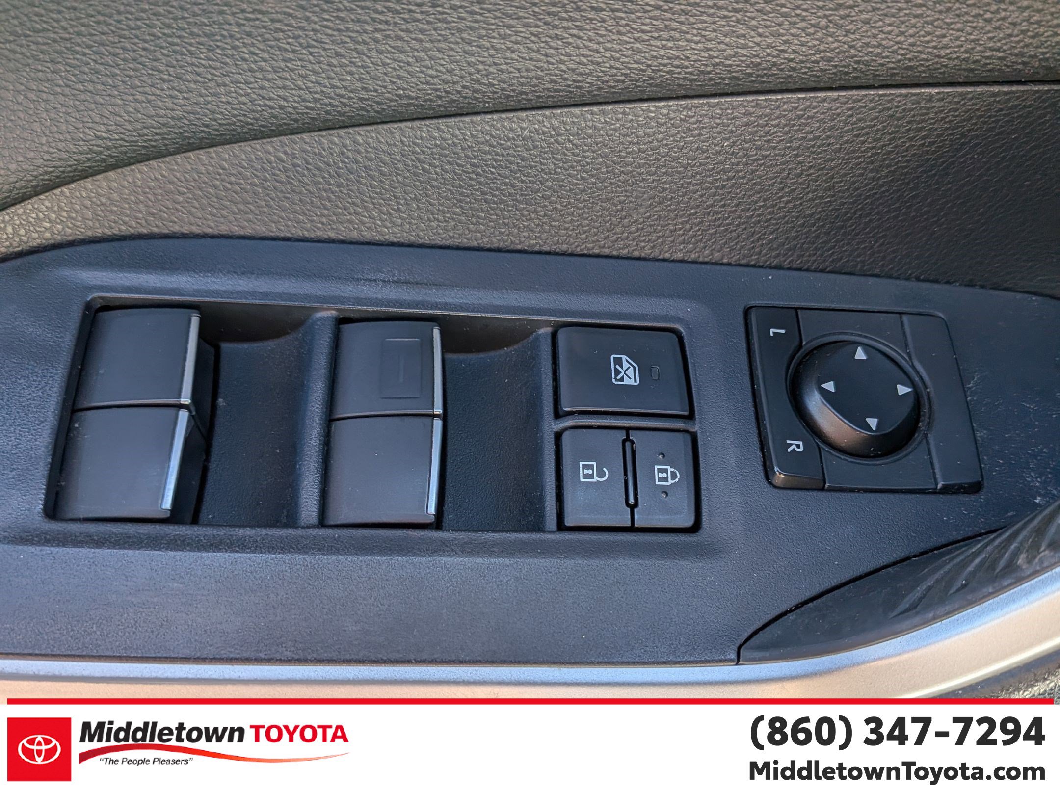 Used 2019 Toyota RAV4 Limited w/ Limited Grade Weather Package AWD/4WD image 12