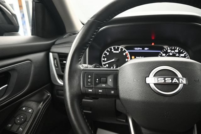 Used 2025 Nissan Rogue SV FWD image 16