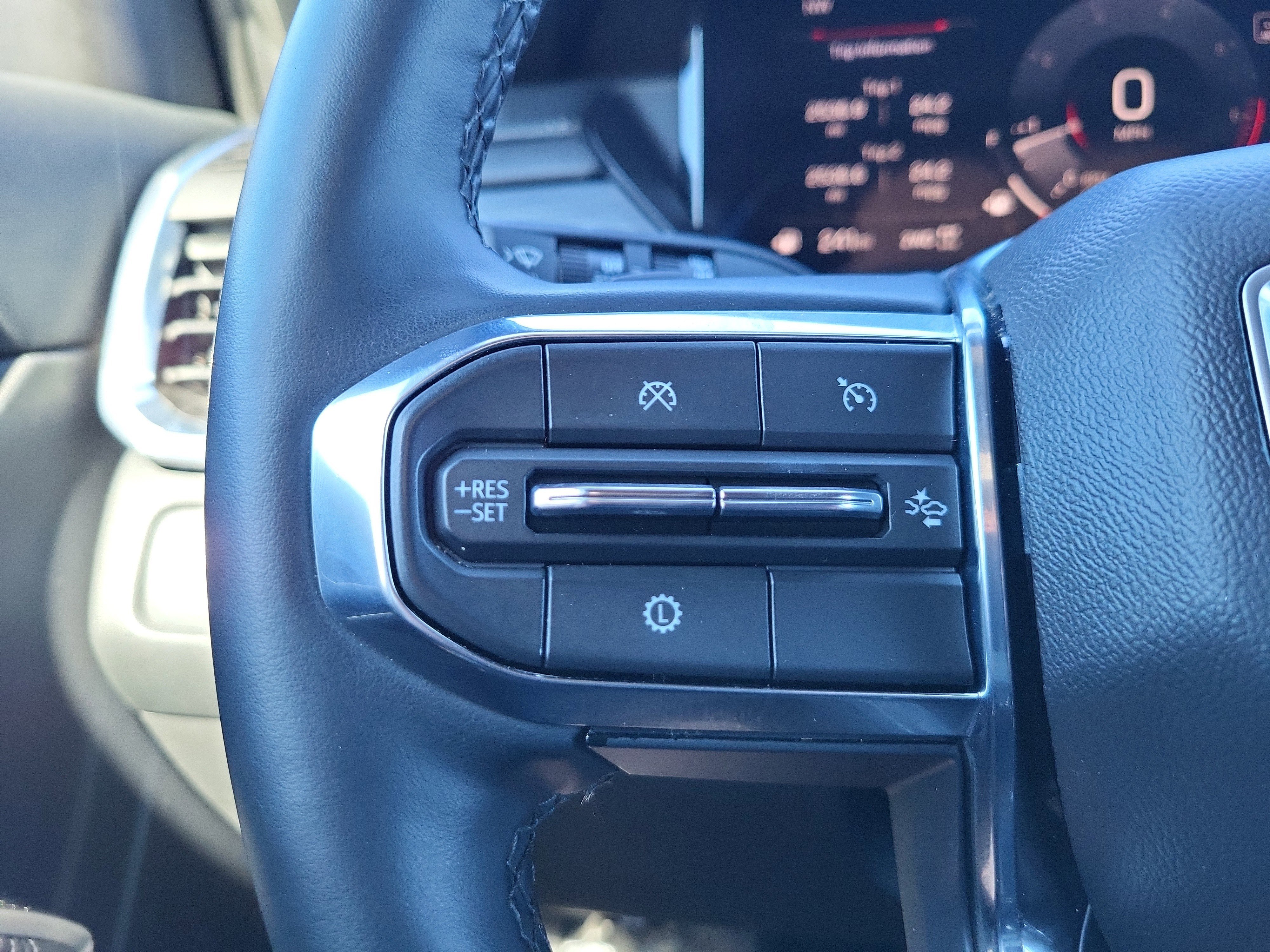 Used 2024 GMC Acadia Elevation image 19