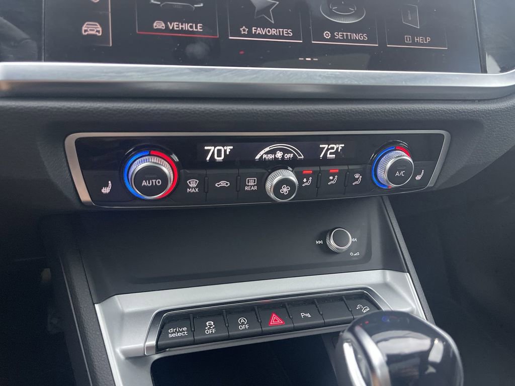 Used 2025 Audi Q3 2.0T Premium image 25