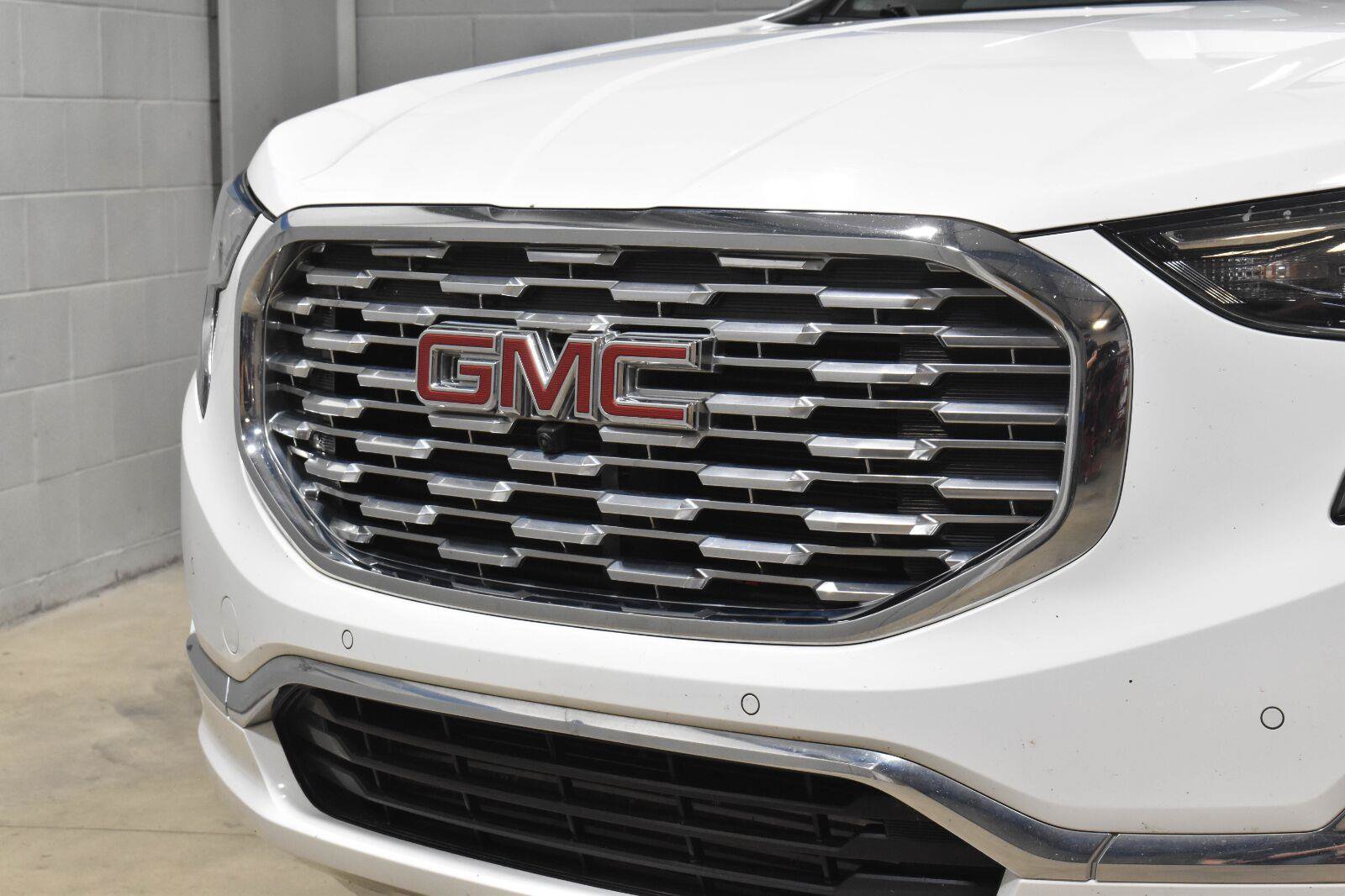 Used 2018 GMC Terrain Denali w/ Advanced Safety Package AWD/4WD image 31