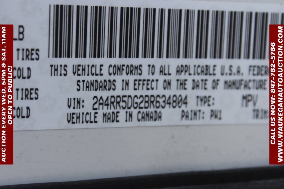 Used 2011 Chrysler Town & Country Touring FWD image 9
