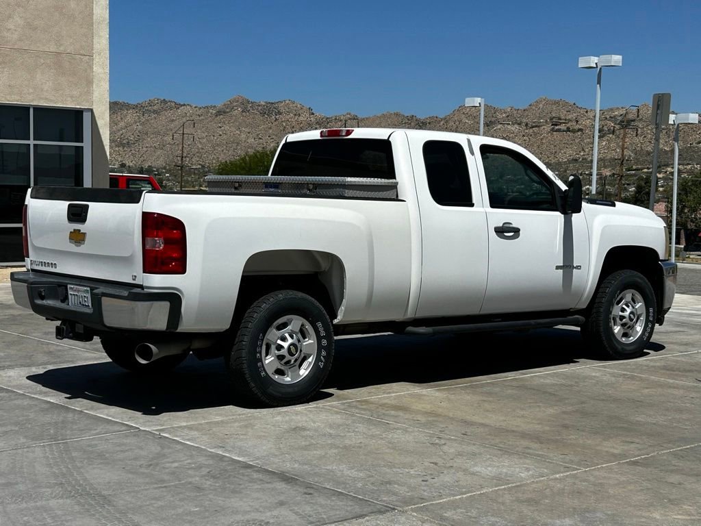 Used 2011 Chevrolet Silverado 2500 LT w/ Interior Plus Package AWD/4WD image 9