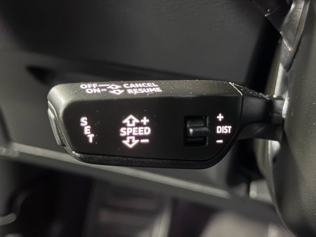 Used 2022 Audi e-tron Premium w/ Convenience Plus Package image 23