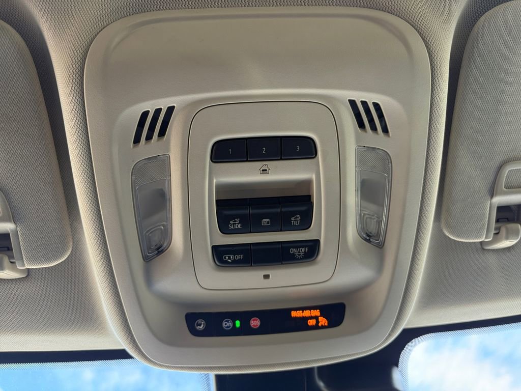 Used 2023 Buick Envision Avenir image 35