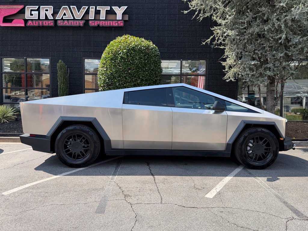 Used 2025 Tesla Cybertruck AWD Crew Cab image 21