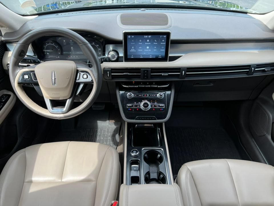 Used 2021 Lincoln Corsair AWD image 3